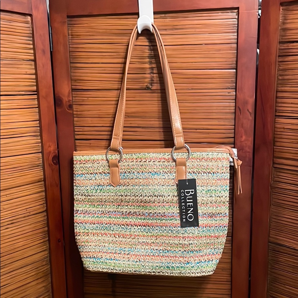Straw Purse Tote NWT Bueno Collection 
Multi -color stripe Zip top Pockets